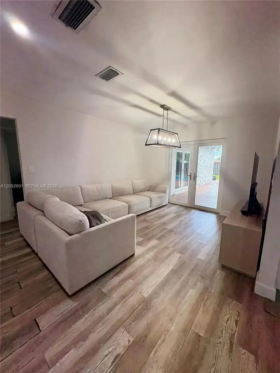 1711 N 47th Ave, Hollywood FL 33021 photo 4