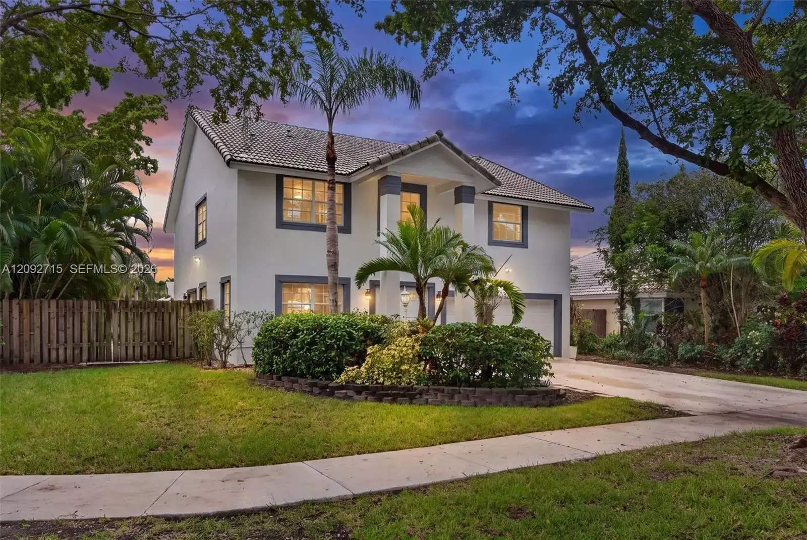 9410 SW 212th Ter, Cutler Bay FL 33189 photo 2