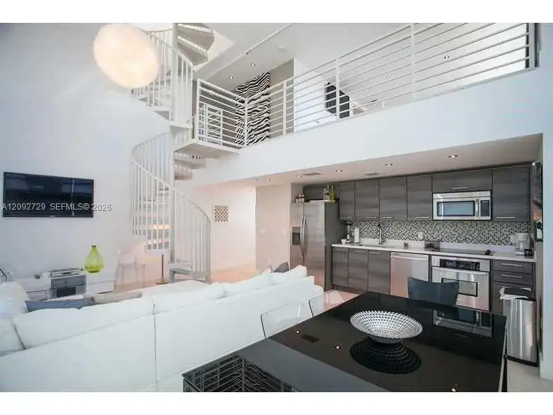 421 Meridian Ave # 21, Miami Beach FL 33139 photo 4
