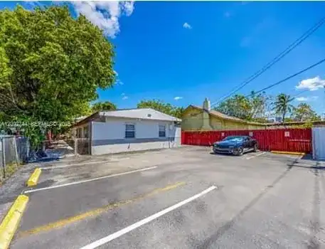 669 NW 28th St # 6, Miami FL 33127