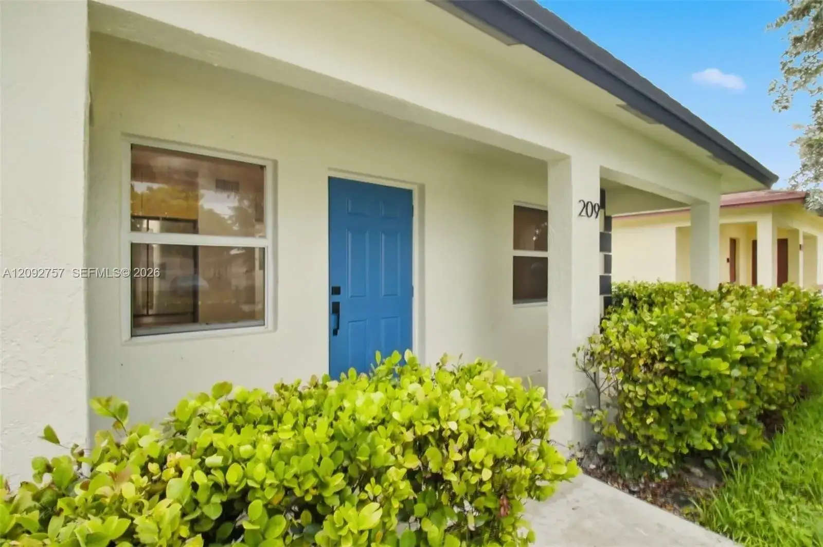 209 NE 35th St, Oakland Park FL 33334 photo 4