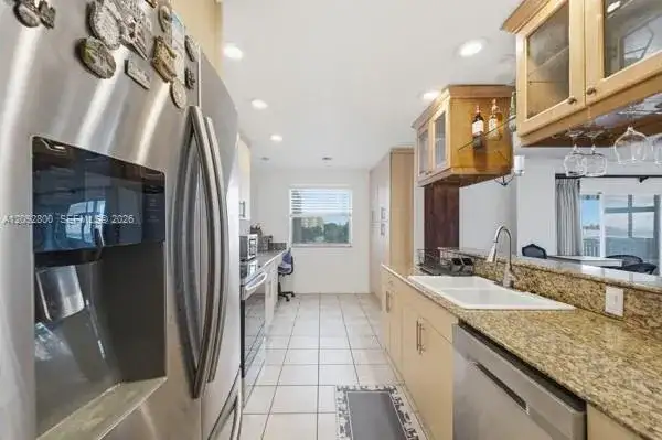 3800 Hillcrest Dr # 523, Hollywood FL 33021 photo 5