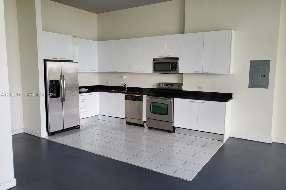 2100 VAN BUREN ST # 411, Hollywood FL 33020