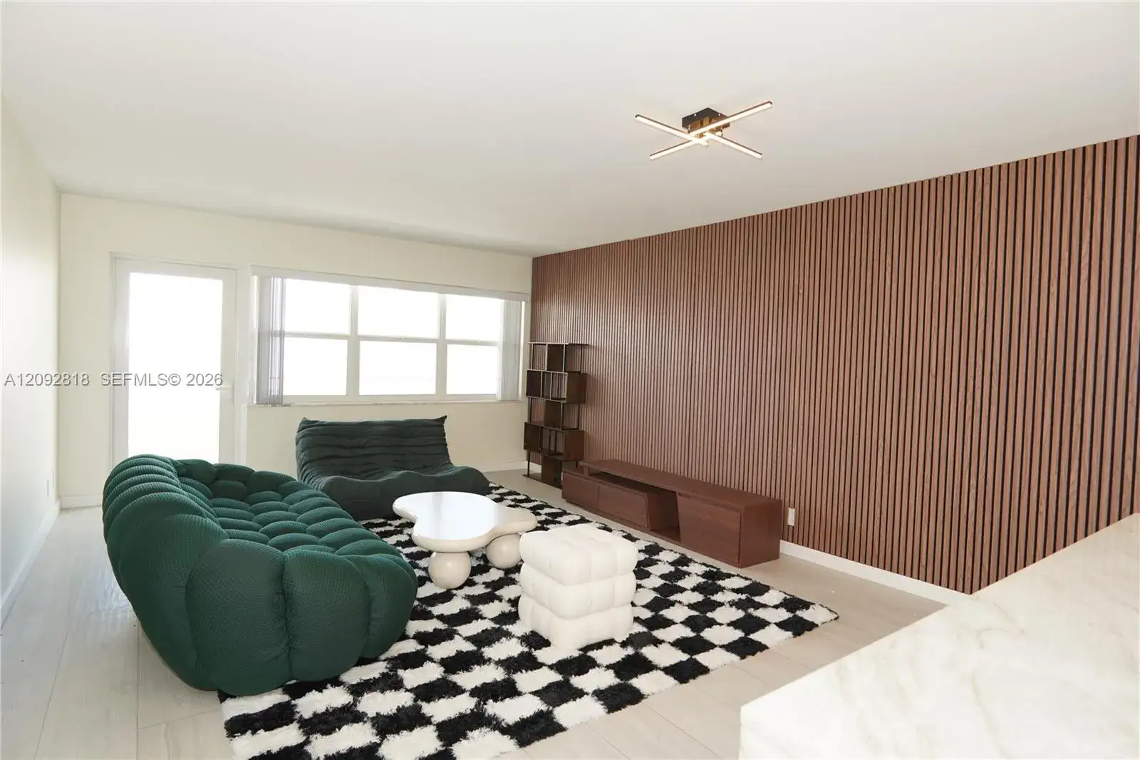 401 Golden Isles Dr # 701, Hallandale Beach FL 33009