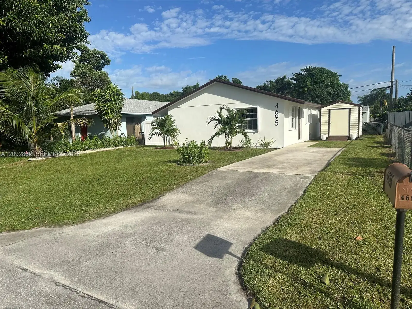 4695 Cambridge St, Lake Worth FL 33463 photo 2