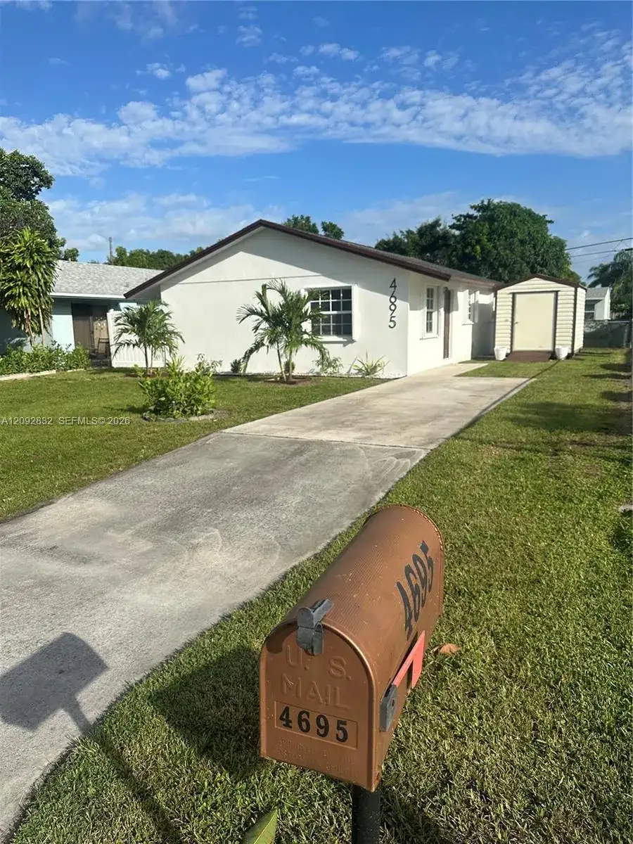 4695 Cambridge St, Lake Worth FL 33463 photo 3