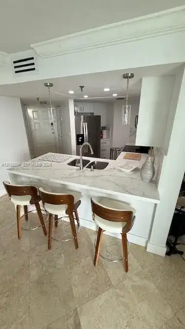 5880 Collins Ave # 1104, Miami Beach FL 33140 photo 2