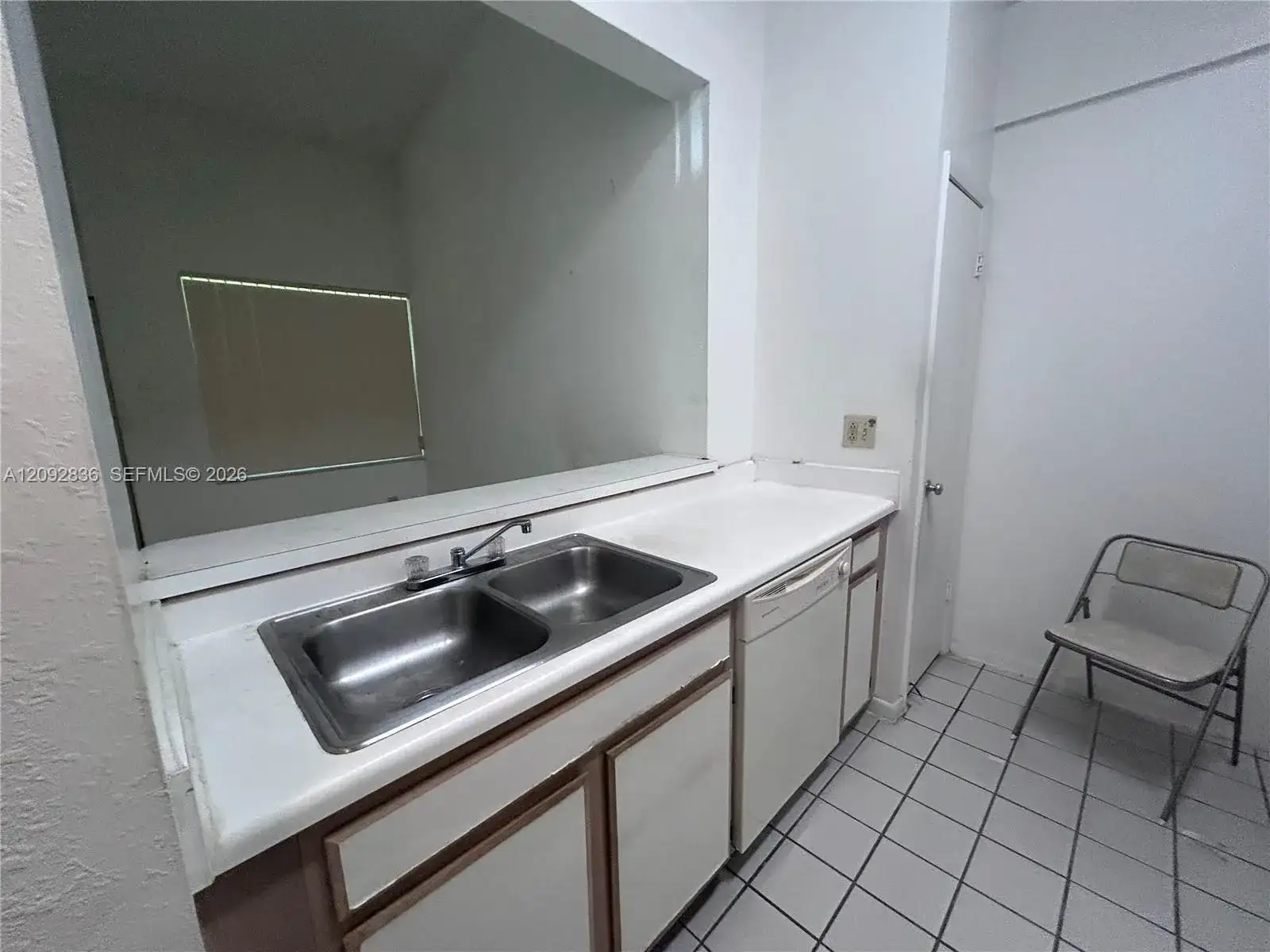 2890 N Oakland Forest Dr # 202, Oakland Park FL 33309 photo 3