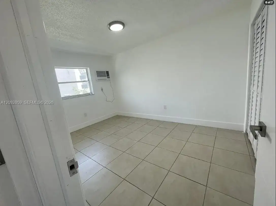 858 SW 2nd St # 4, Miami FL 33130 photo 3