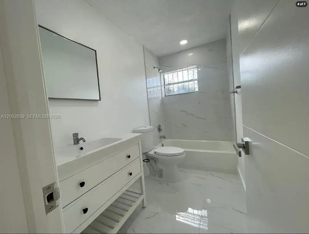 858 SW 2nd St # 4, Miami FL 33130 photo 5
