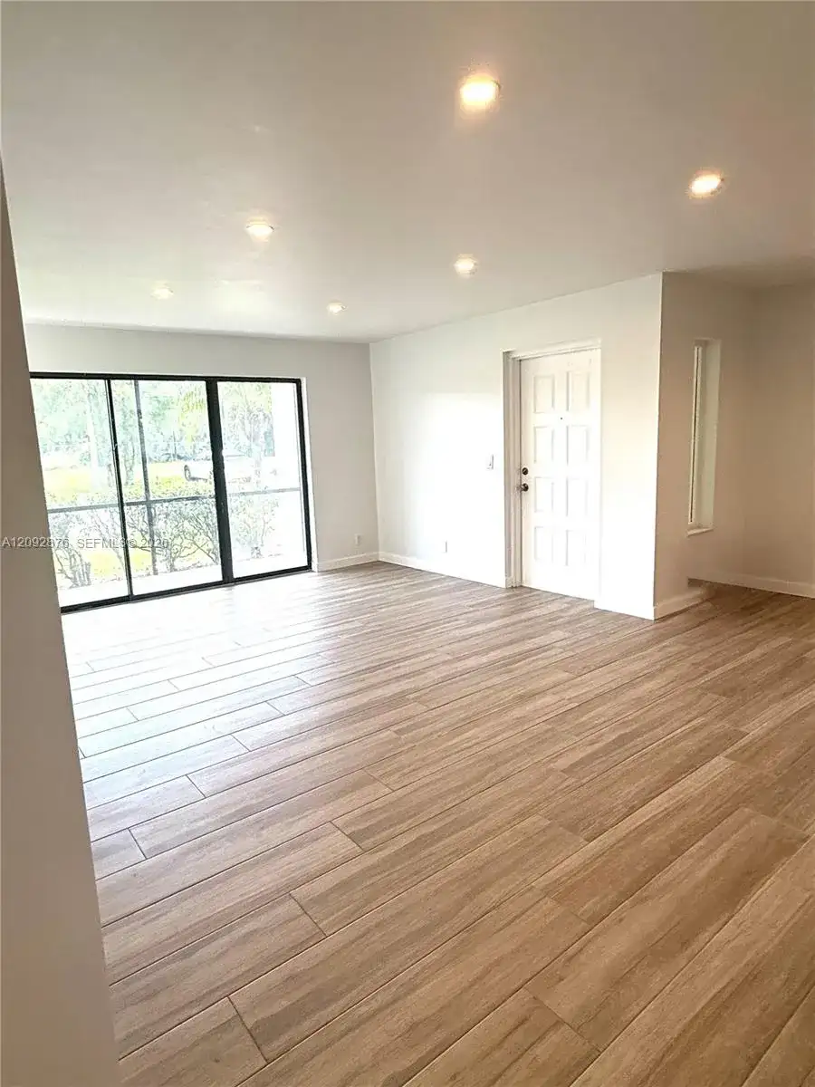 1116 Green Pine Blvd # D1, West Palm Beach FL 33409 photo 3