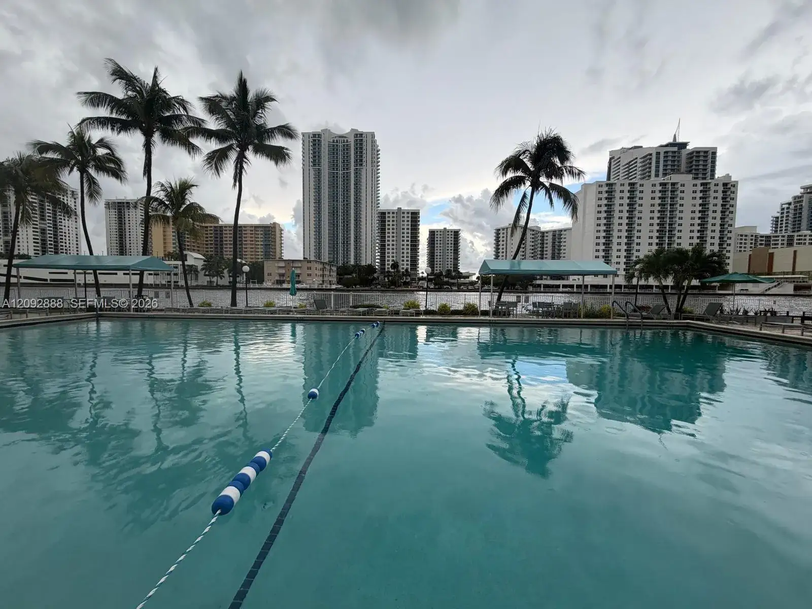 1000 Parkview Dr # 507, Hallandale Beach FL 33009