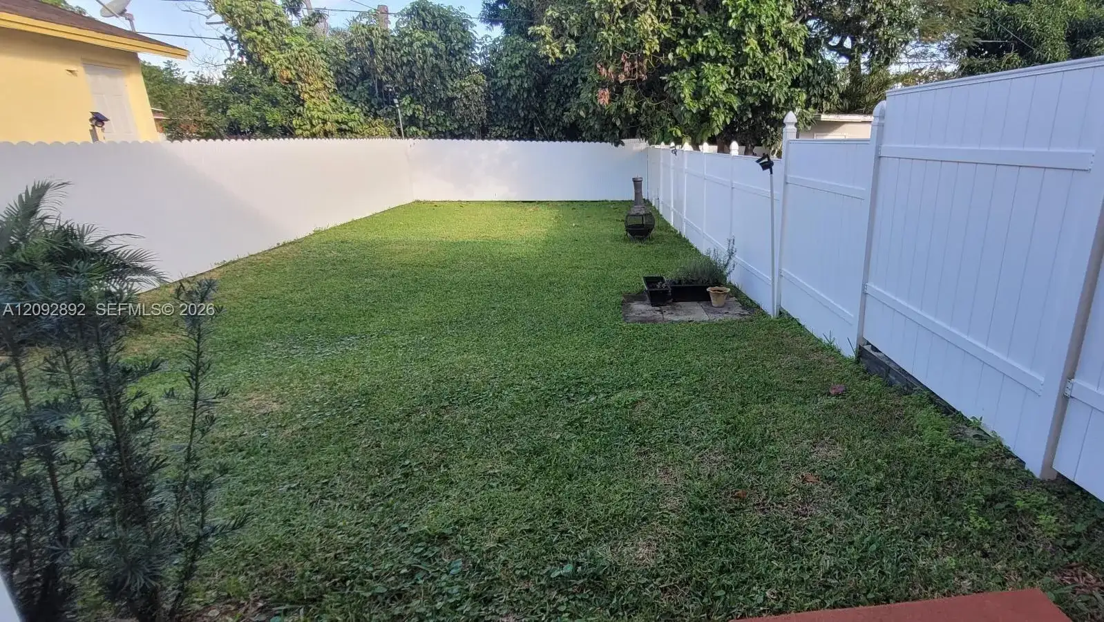 5829 Grant St, Hollywood FL 33021 photo 2