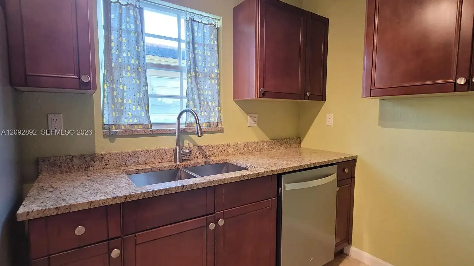 5829 Grant St, Hollywood FL 33021 photo 4