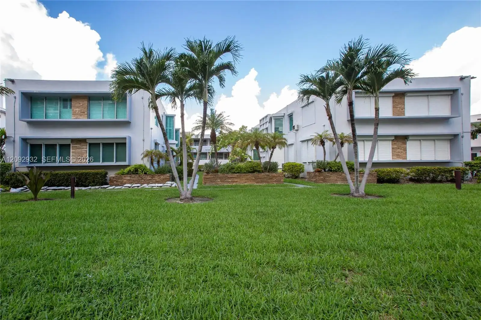 10178 Collins Ave # 202, Bal Harbour FL 33154