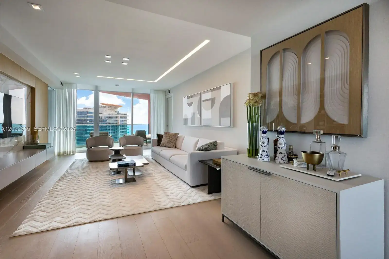 300 S Pointe Dr # 4206, Miami Beach FL 33139 photo 2