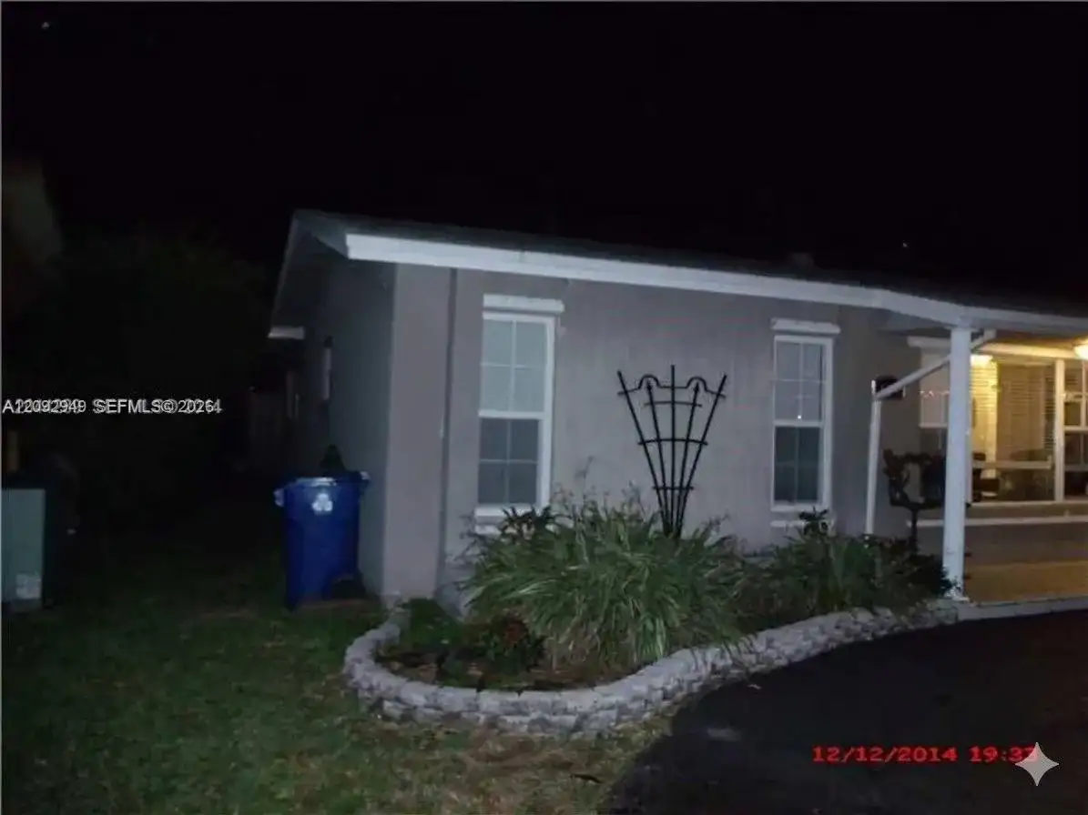 9470 NW 24th ST, Sunrise FL 33322 photo 4