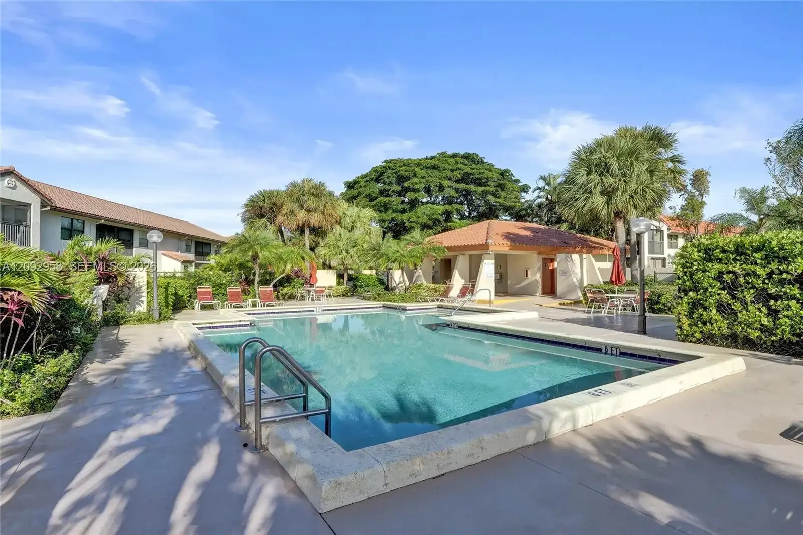 105 Liberty Ct, Deerfield Beach FL 33442