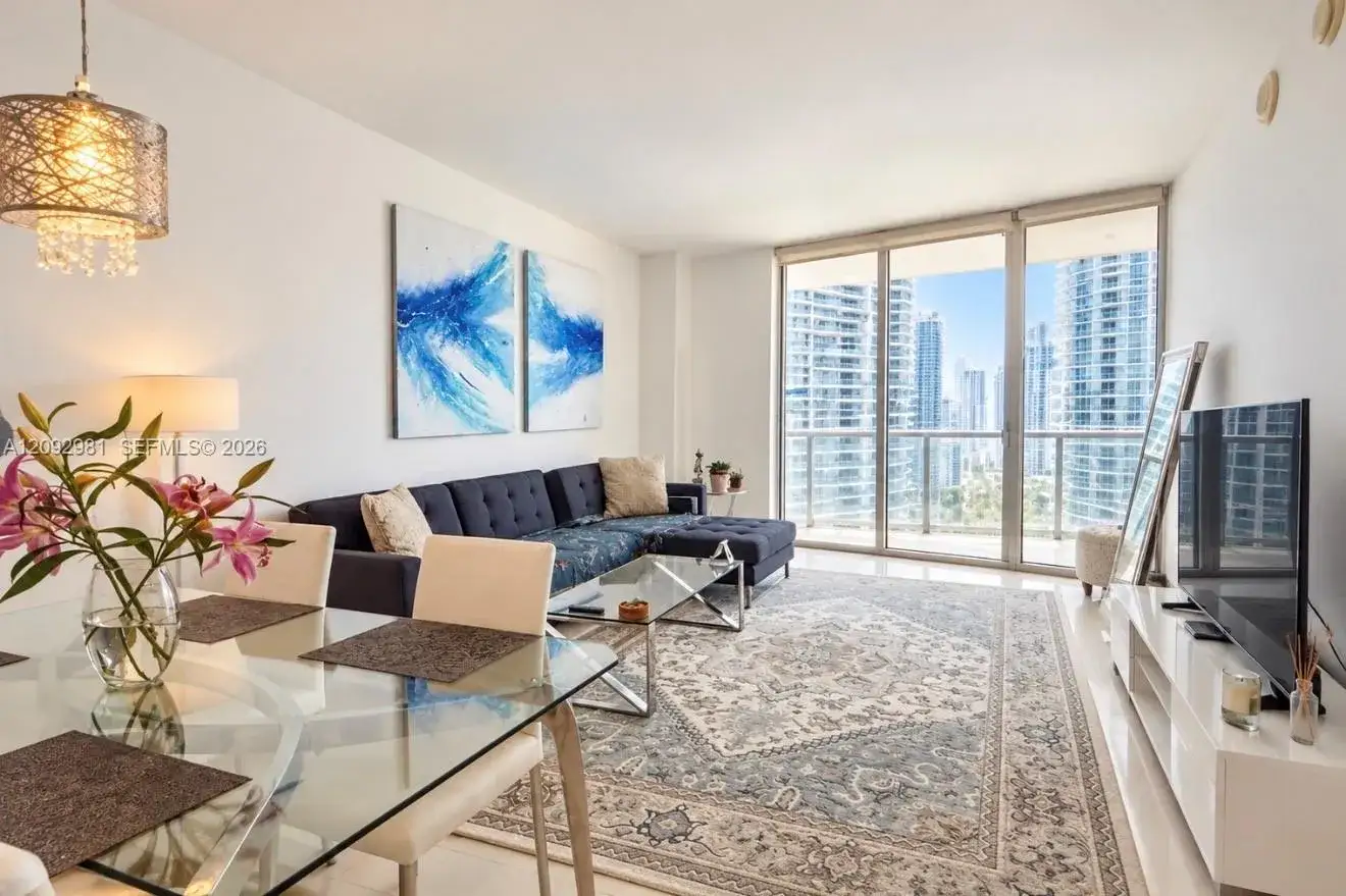475 Brickell Ave # 3512, Miami FL 33131