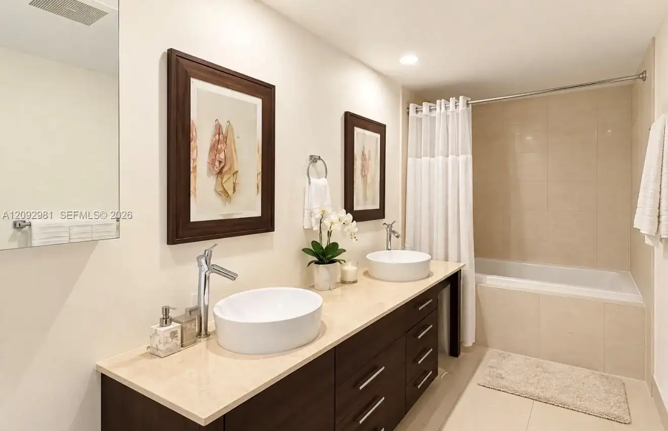 475 Brickell Ave # 3512, Miami FL 33131 photo 4