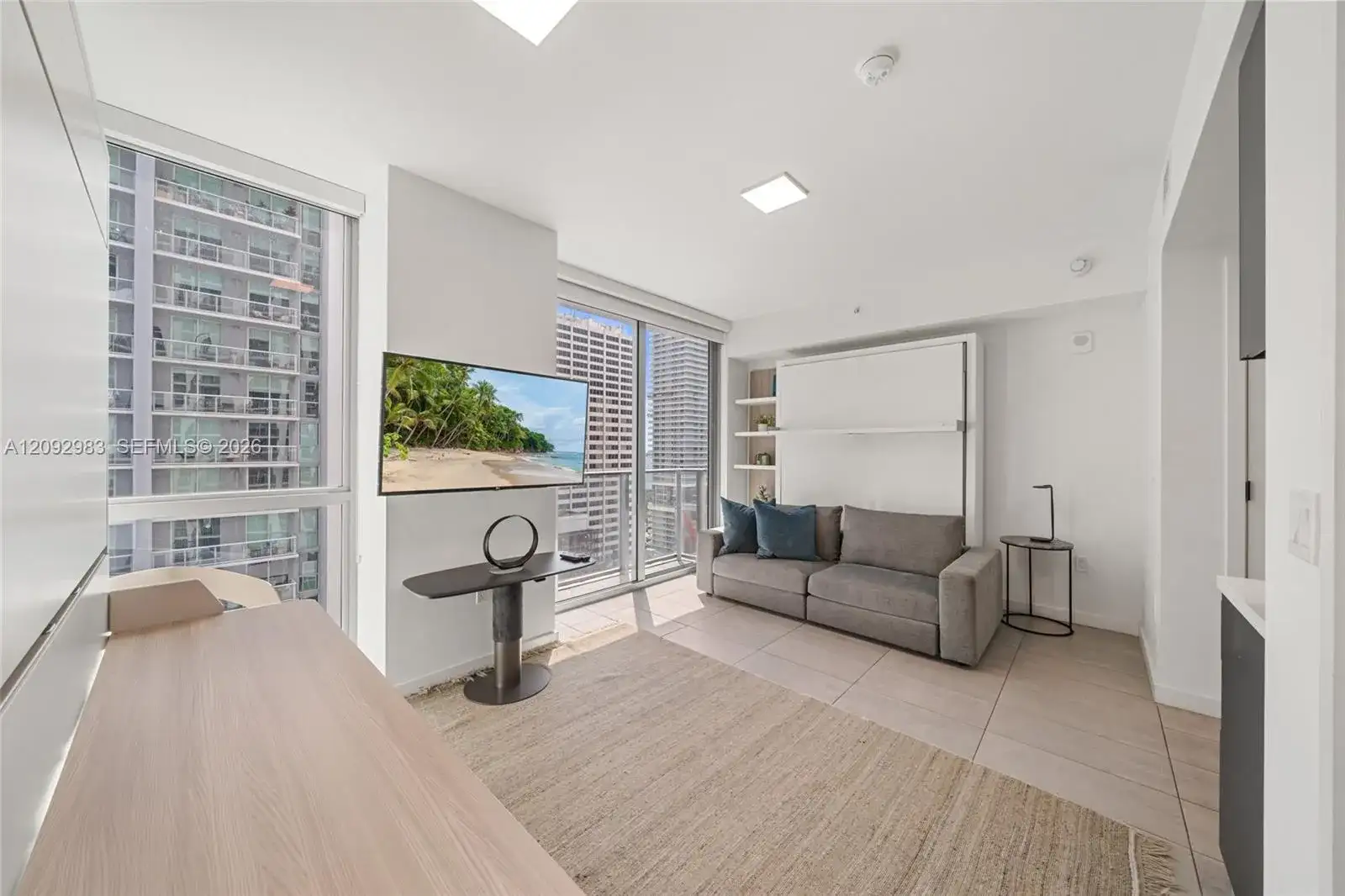 227 NE 2nd St # 1911, Miami FL 33132 photo 2