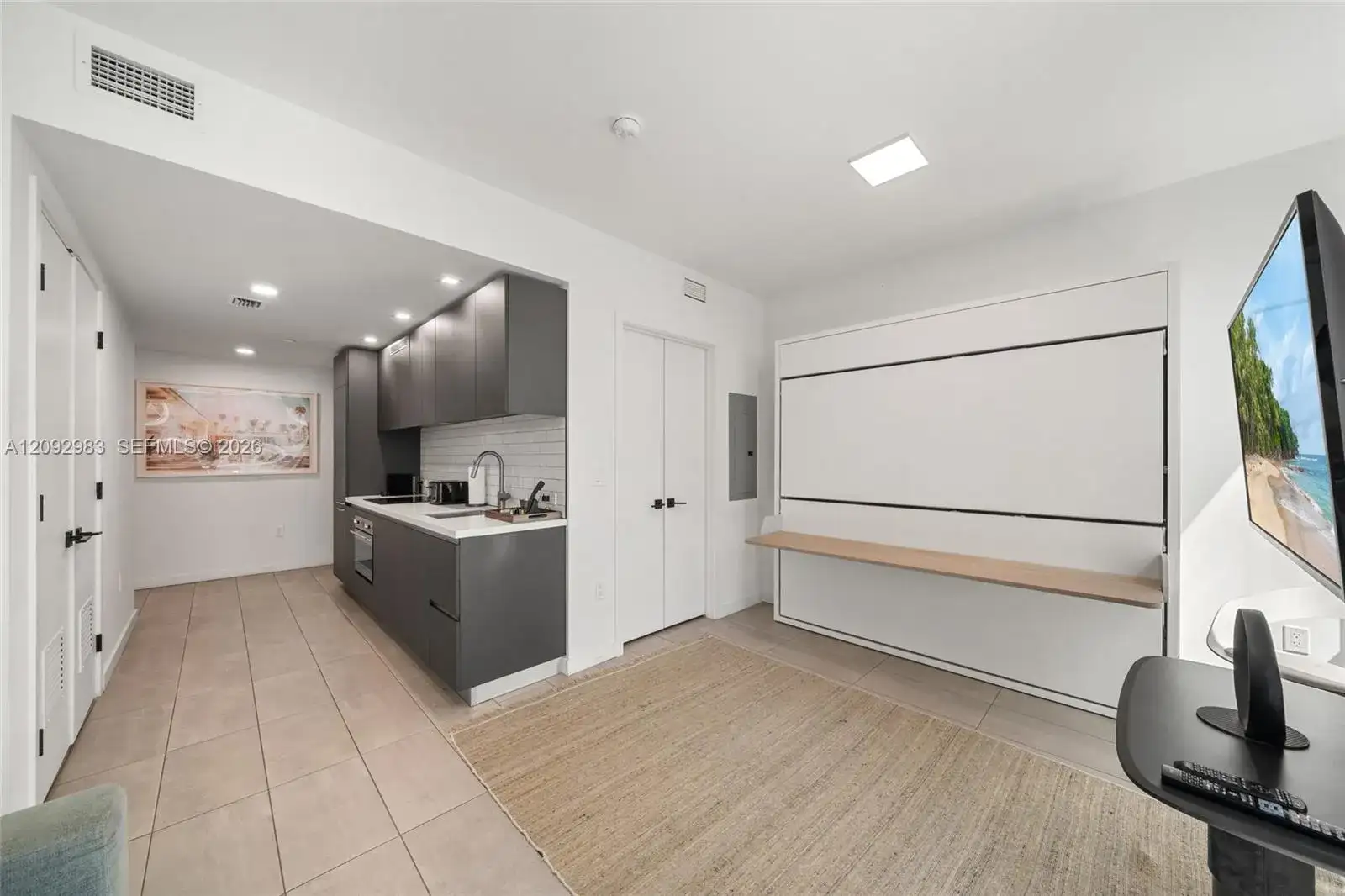 227 NE 2nd St # 1911, Miami FL 33132 photo 3