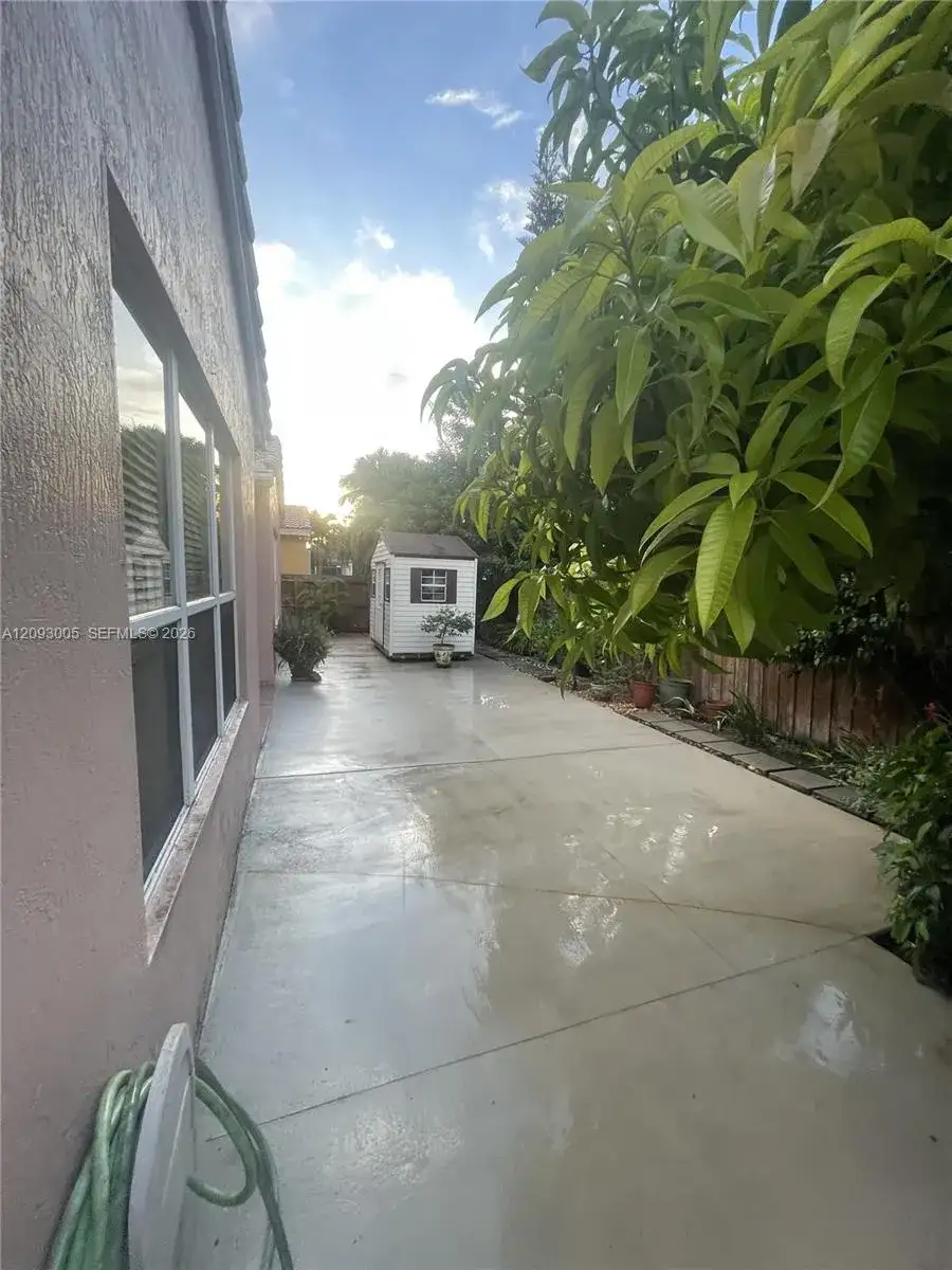 16125 SW 62nd Ter, Miami FL 33193 photo 2
