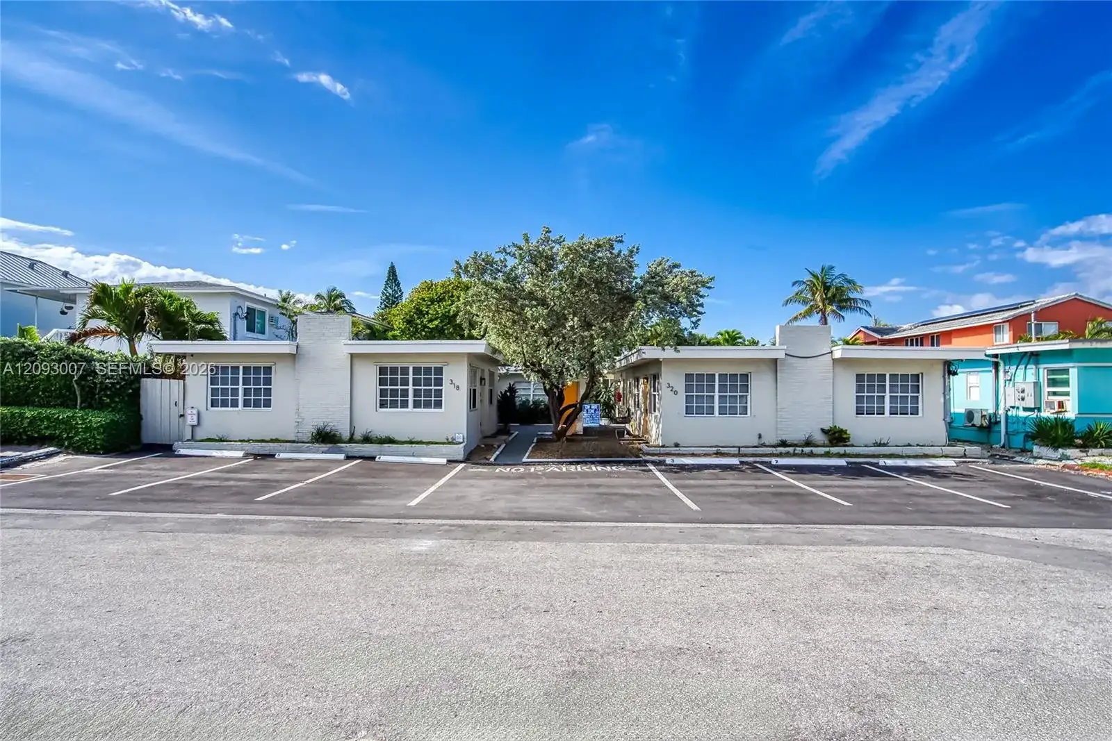 318 Walnut St, Hollywood FL 33019 photo 3