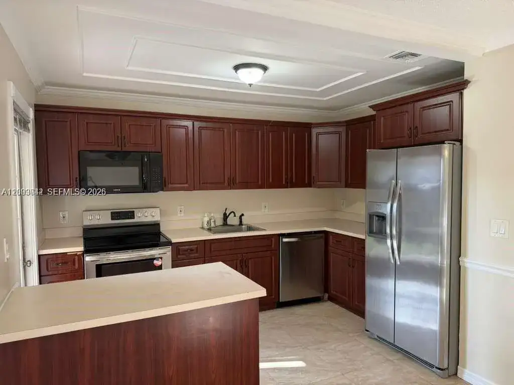 3024-1/2 NW 69th Ct # 3D, Fort Lauderdale FL 33309 photo 2