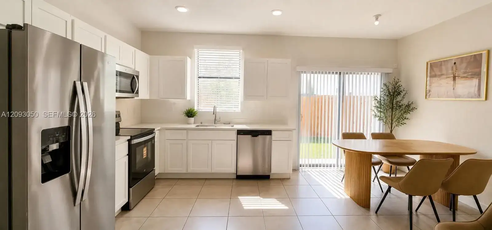 1454 NE 3rd Ave, Florida City FL 33034 photo 2
