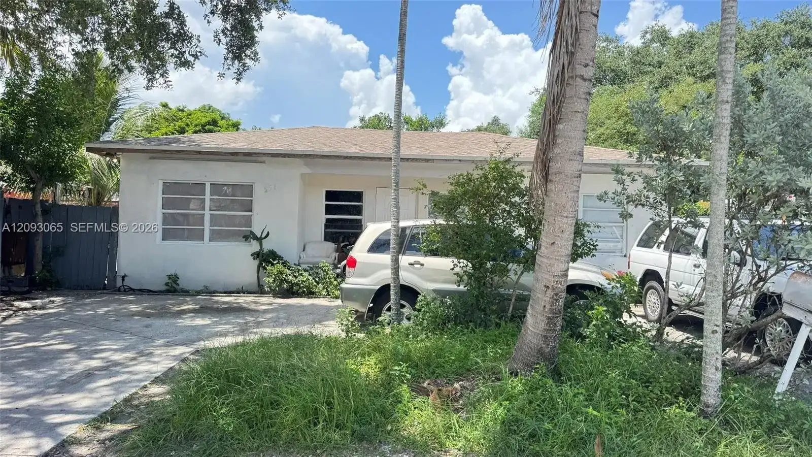 551 NE 159th St, Miami FL 33162