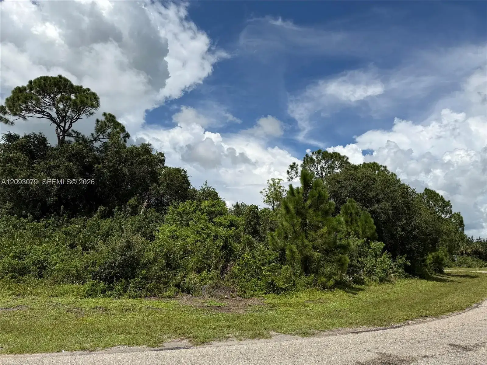6028 Keystone Cir, La Belle FL 33935 photo 2