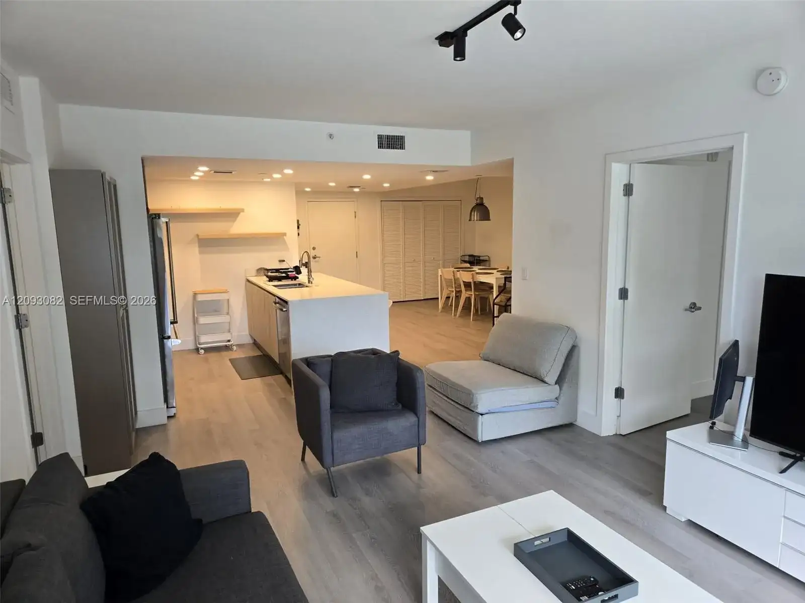 13800 Highland Dr # 207, North Miami Beach FL 33181 photo 5