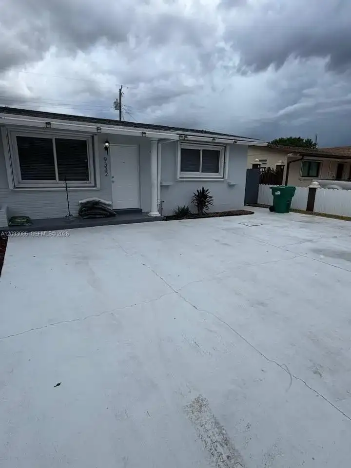 9332 SW 40th Ter # 9332, Miami FL 33165