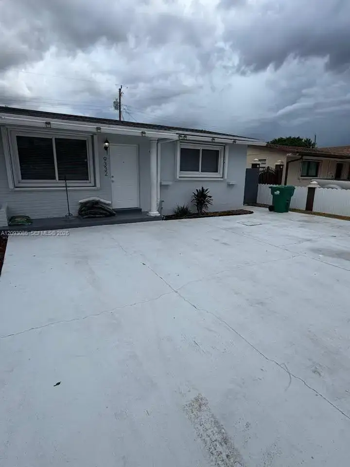 9332 SW 40th Ter # 9332, Miami FL 33165