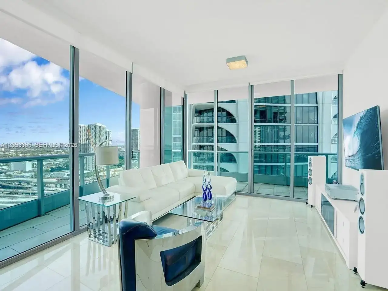 900 Biscayne Blvd # 2412, Miami FL 33132 photo 3