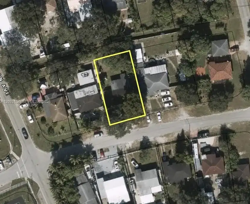 915 Dunad Ave, Opa-Locka FL 33054 photo 3