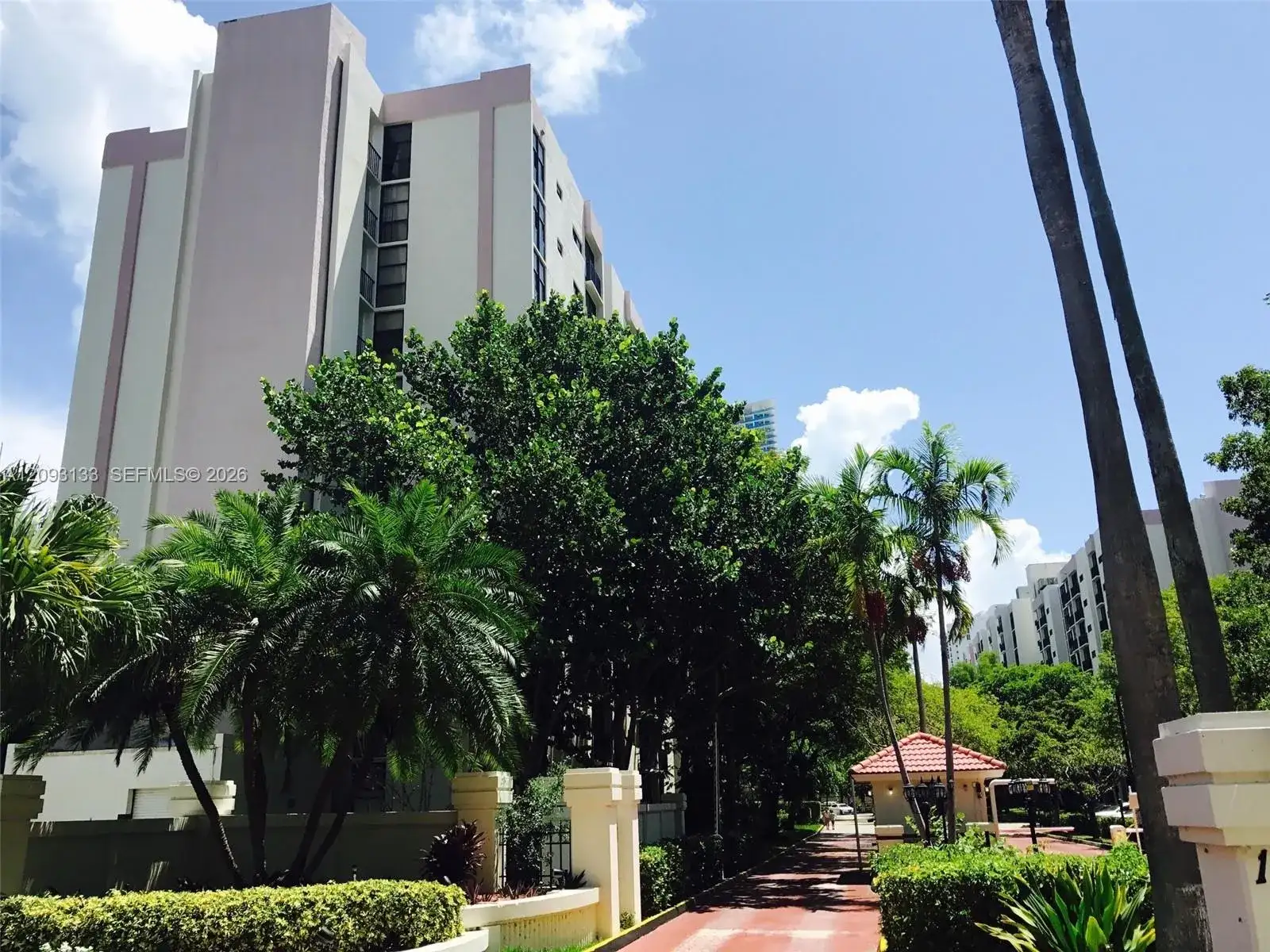 17121 N BAY RD # 720, Sunny Isles Beach FL 33160 photo 3