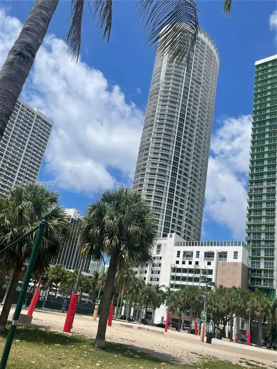 1750 N Bayshore Dr # 2810, Miami FL 33132 photo 2
