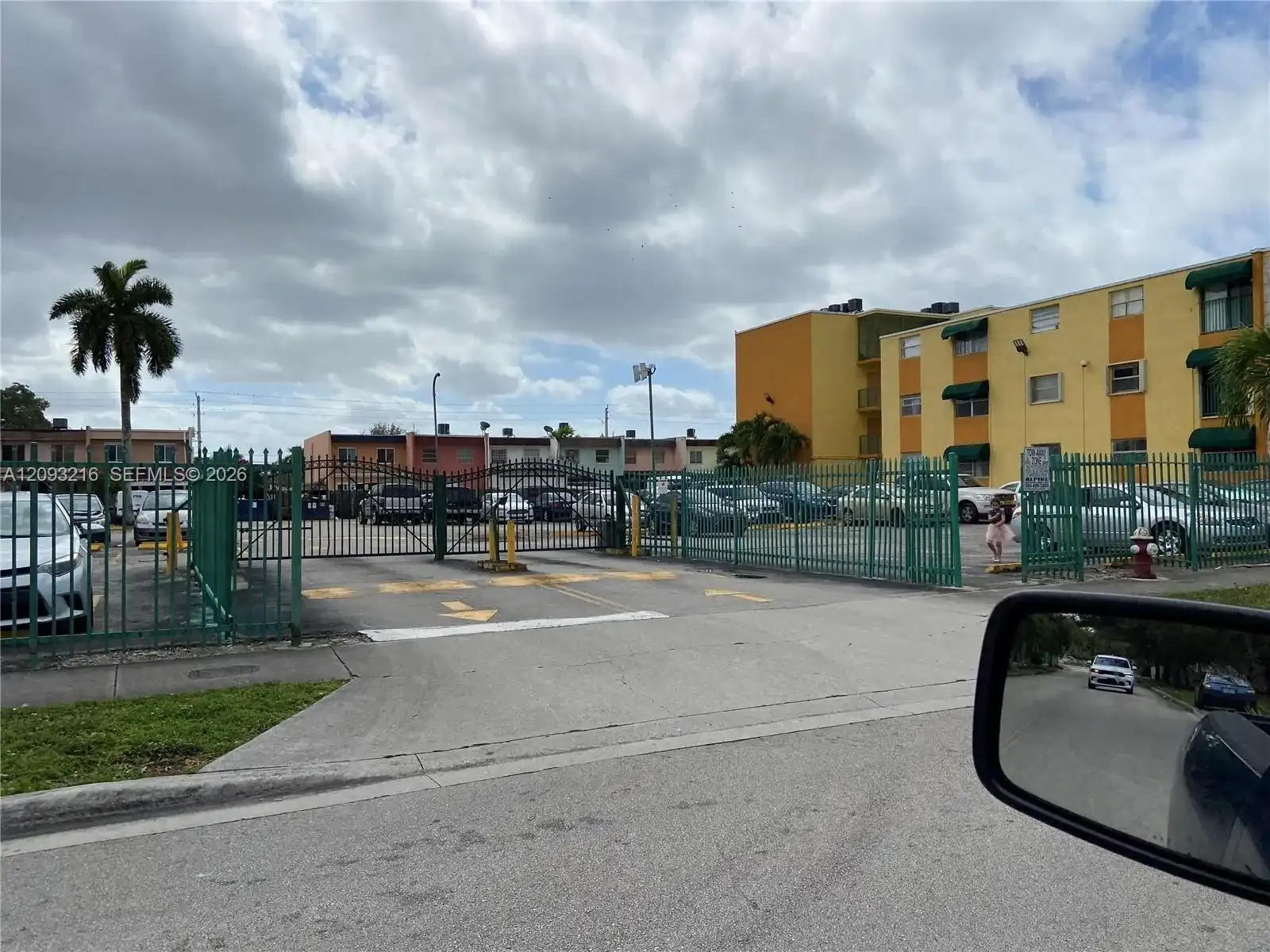 666 W 81st St # 127, Hialeah FL 33014