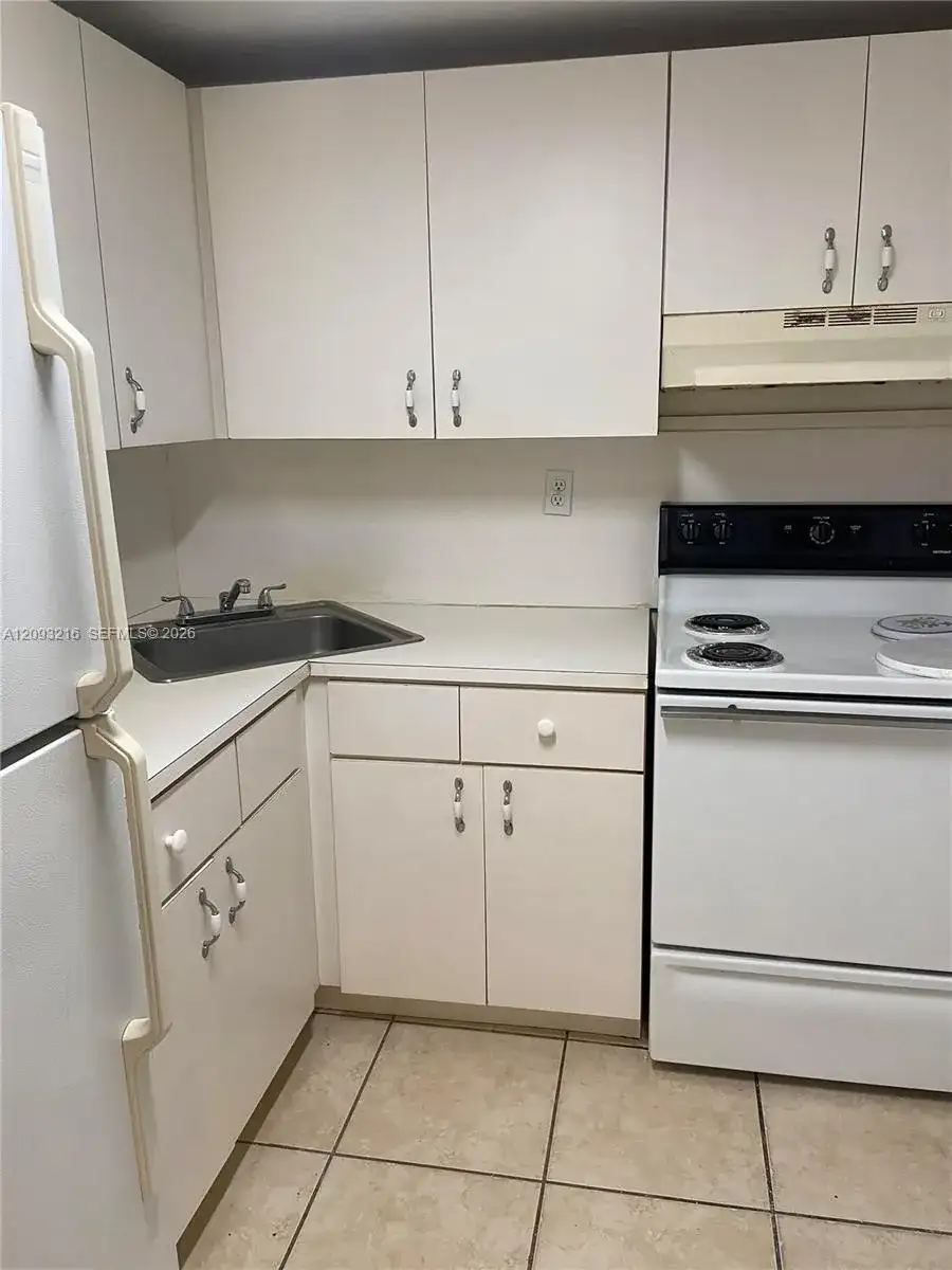 666 W 81st St # 127, Hialeah FL 33014 photo 3
