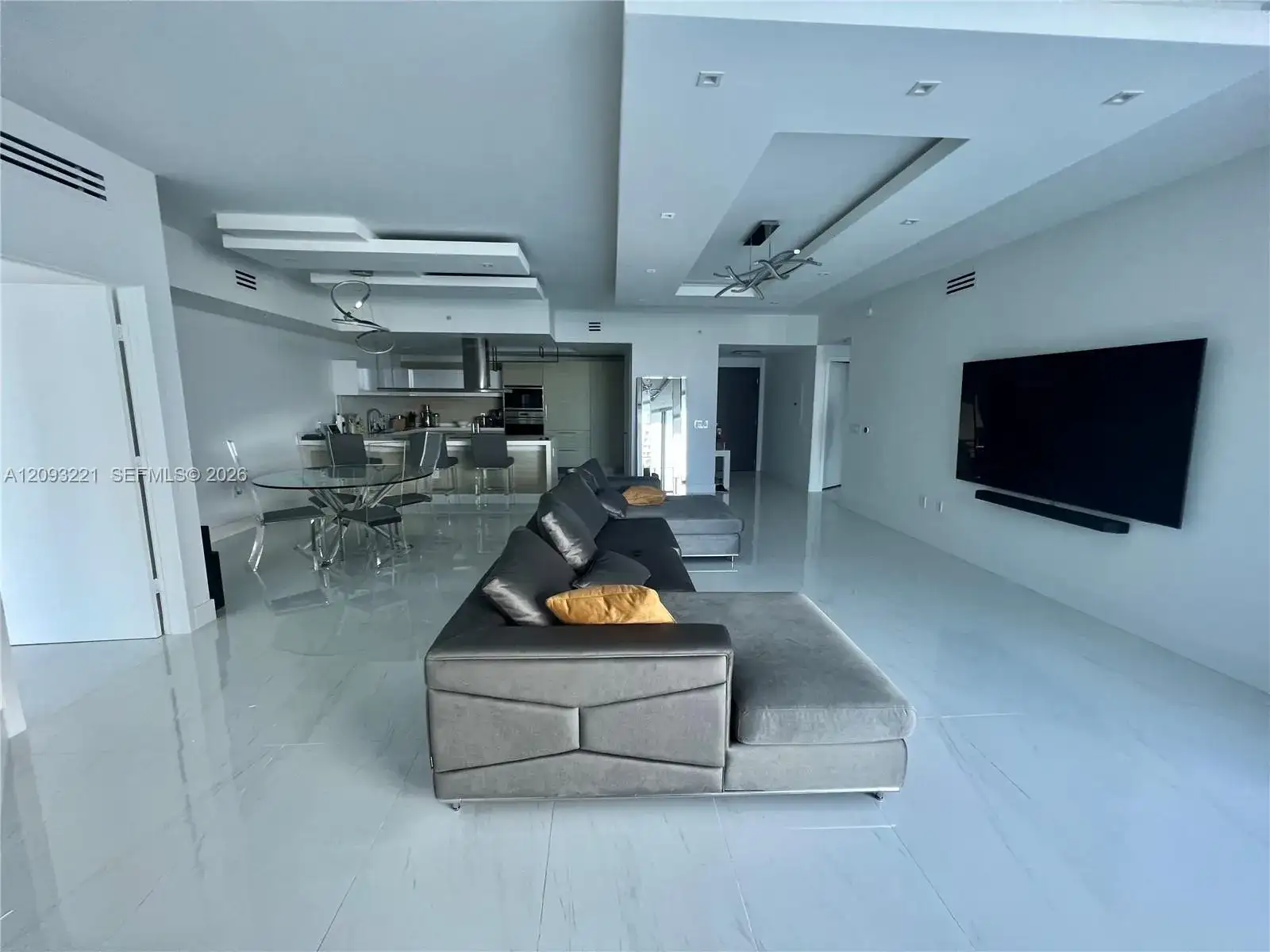 17301 Biscayne Blvd # 1707, North Miami Beach FL 33160 photo 2