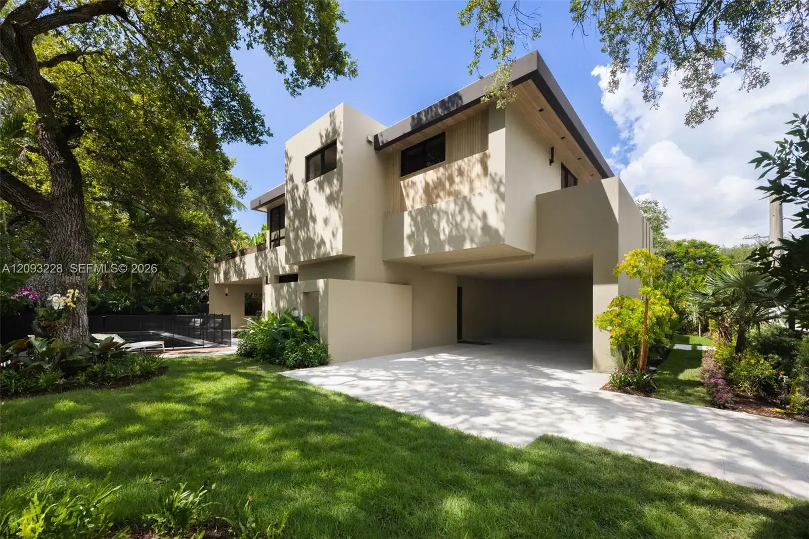 1698 Tigertail Ave, Miami FL 33133 photo 2