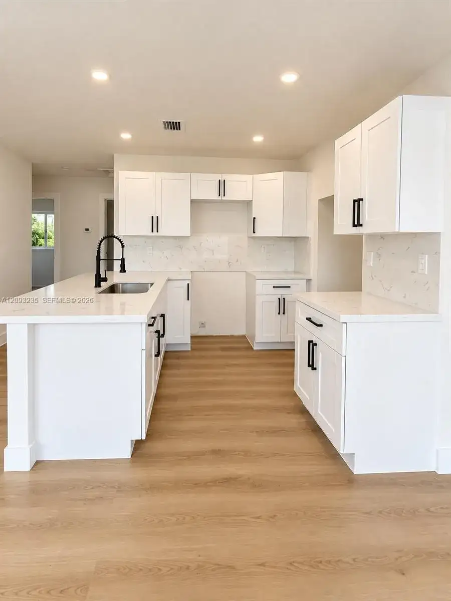 1711 NW 26th Ave, Fort Lauderdale FL 33311 photo 3