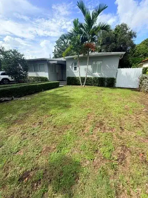 6277 SW 13th St, West Miami FL 33144 photo 2