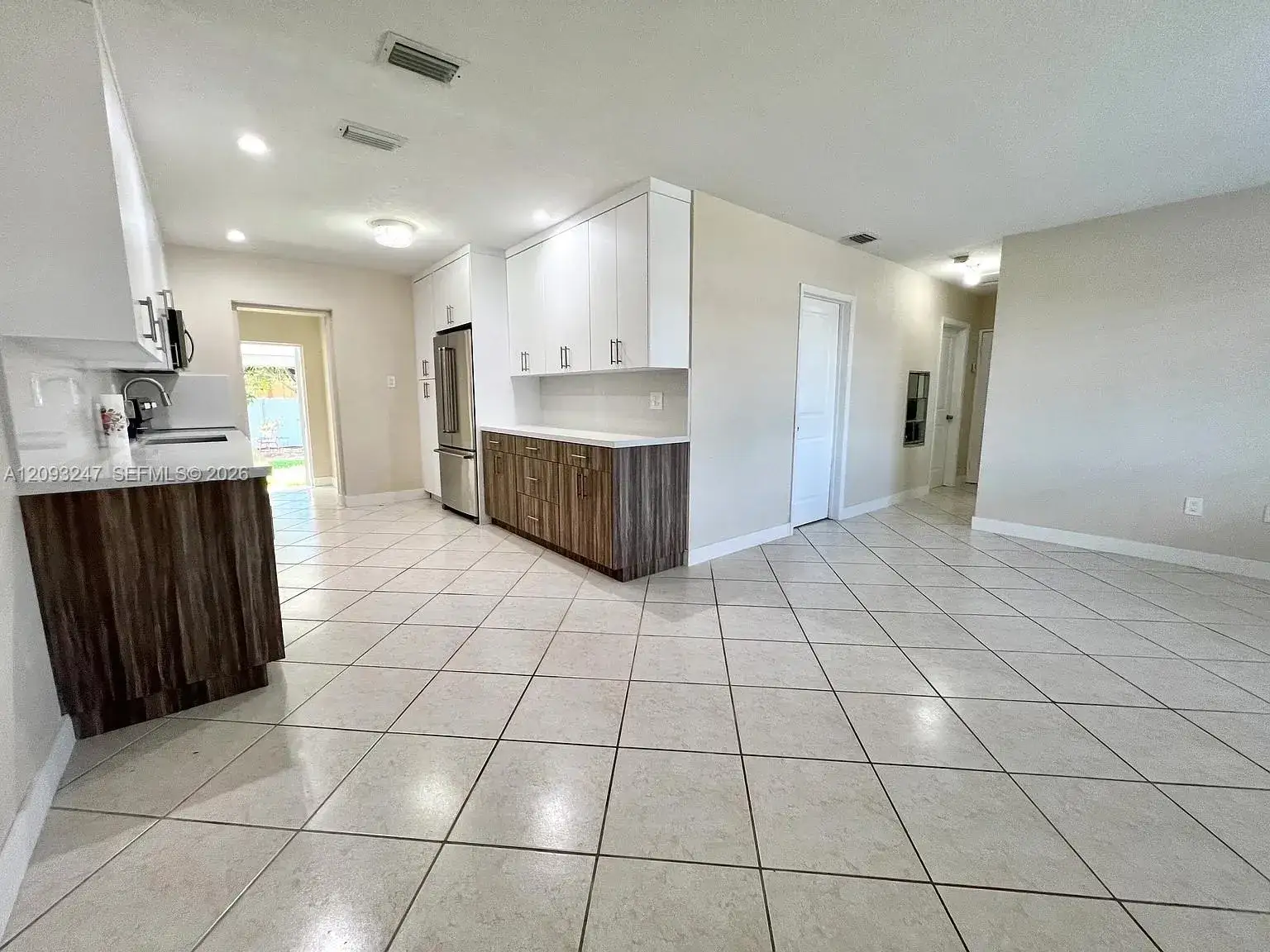 1175 W 33rd Pl, Hialeah FL 33012