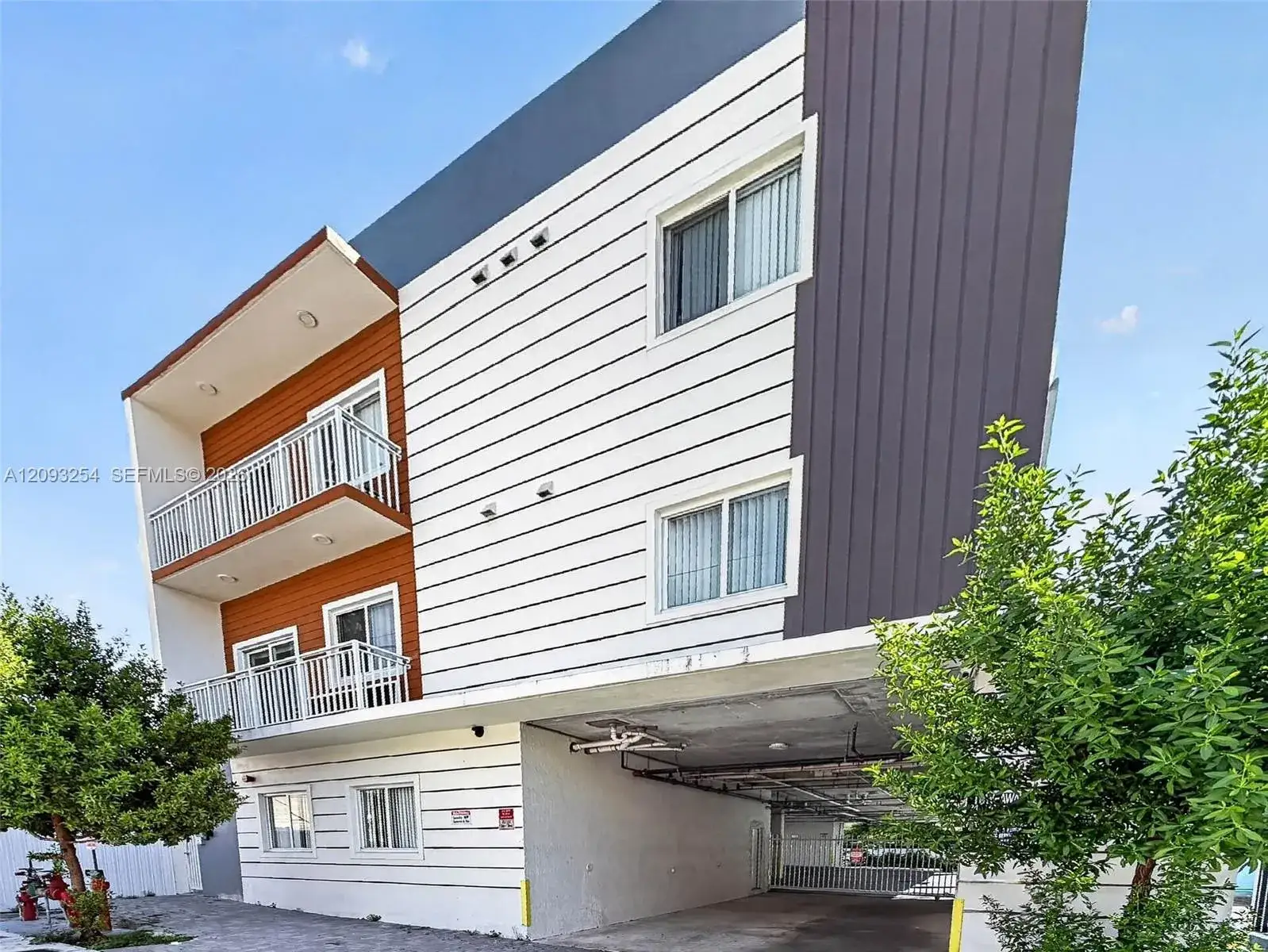 1534 NW 1st St # 202, Miami FL 33125