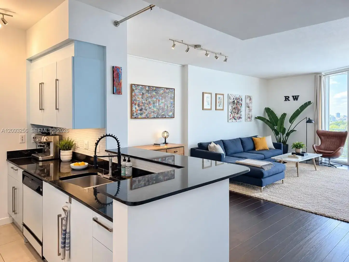 325 S Biscayne Blvd # 1424, Miami FL 33131 photo 3