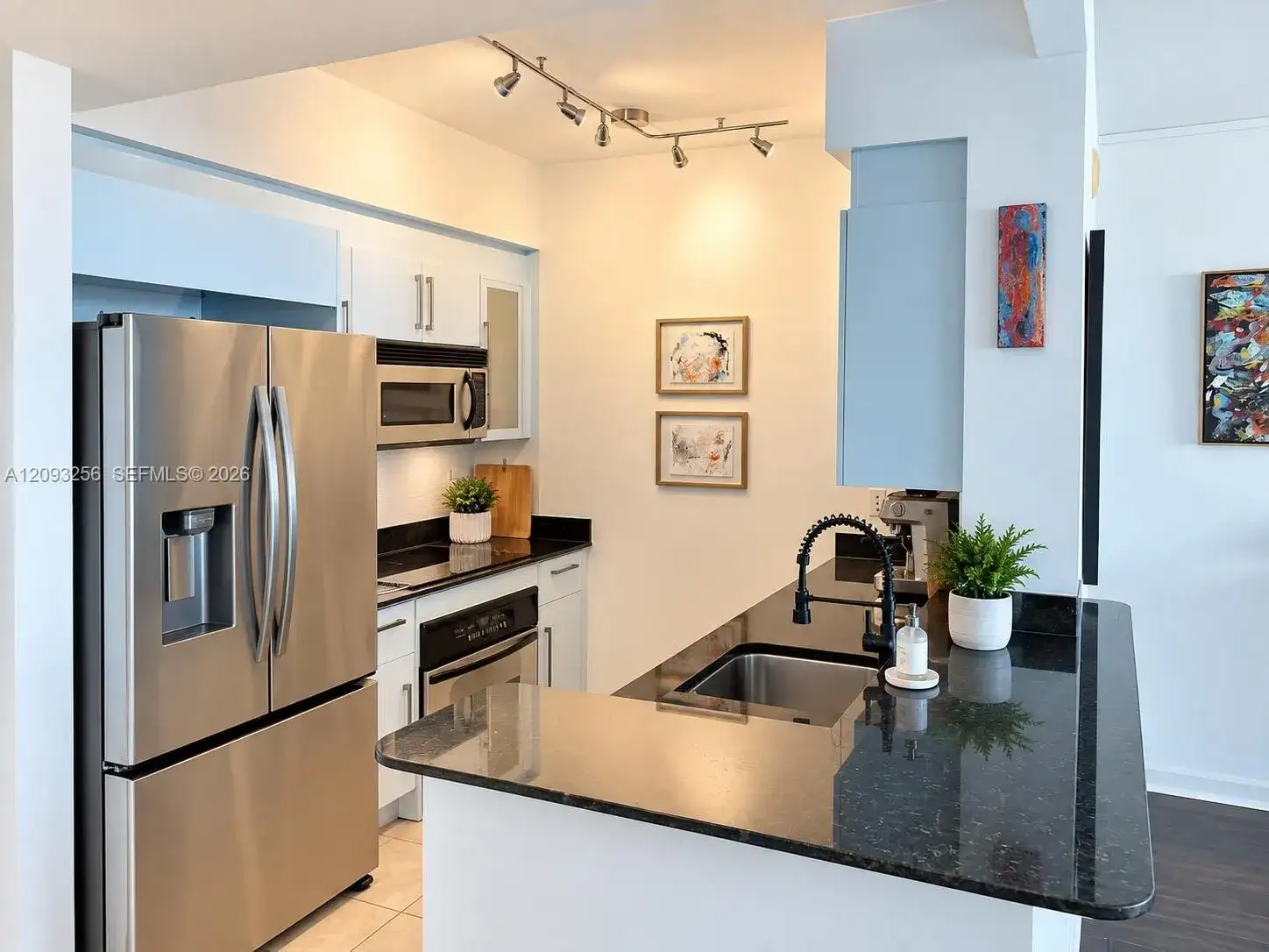 325 S Biscayne Blvd # 1424, Miami FL 33131 photo 4