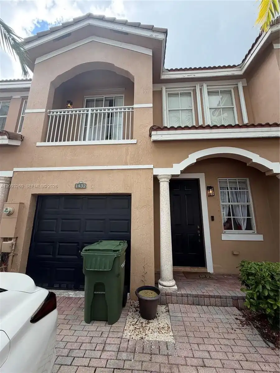 1432 SE 25th Ave, Homestead FL 33035